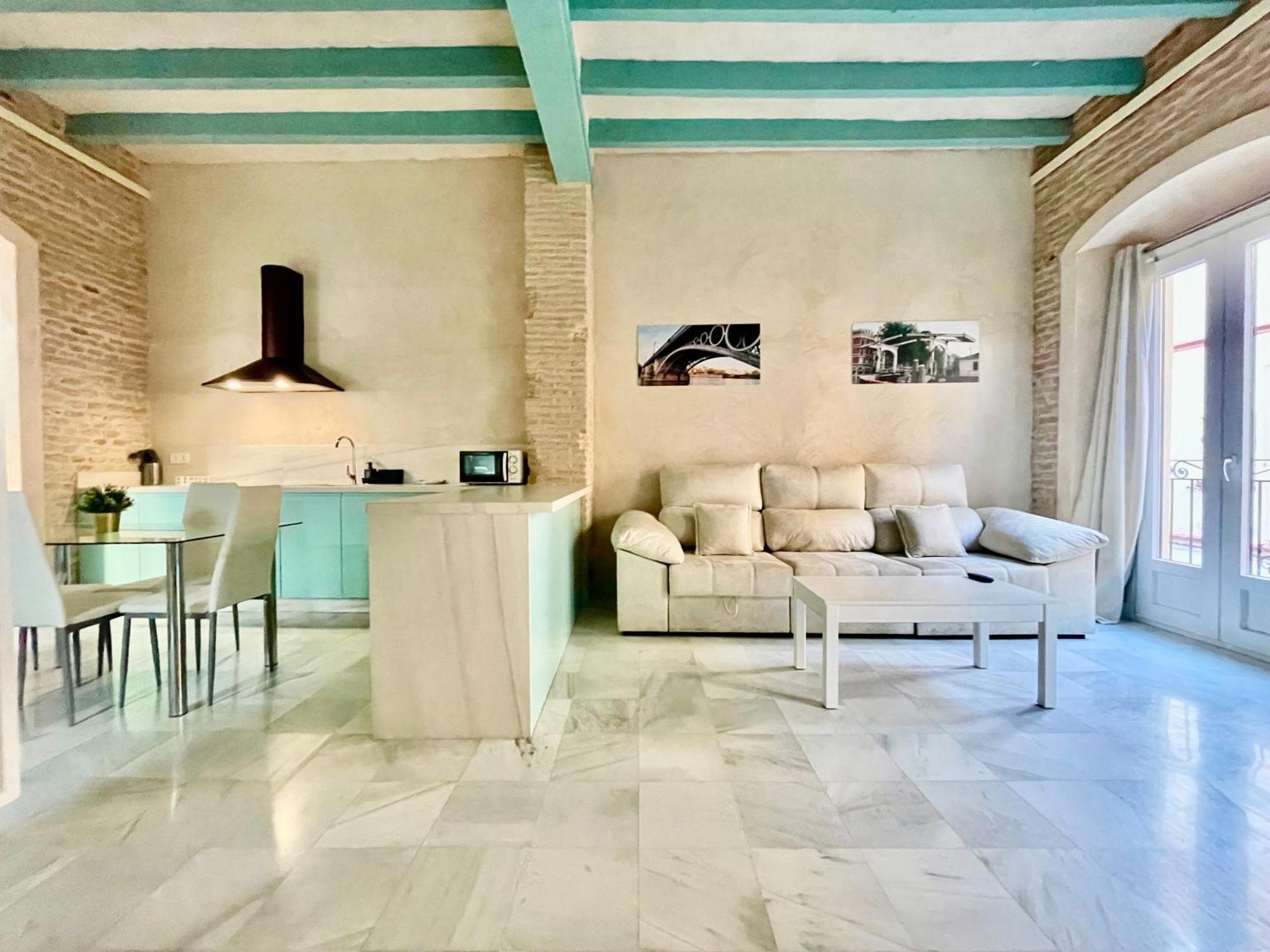 Click Triana Apartment Seville Ngoại thất bức ảnh