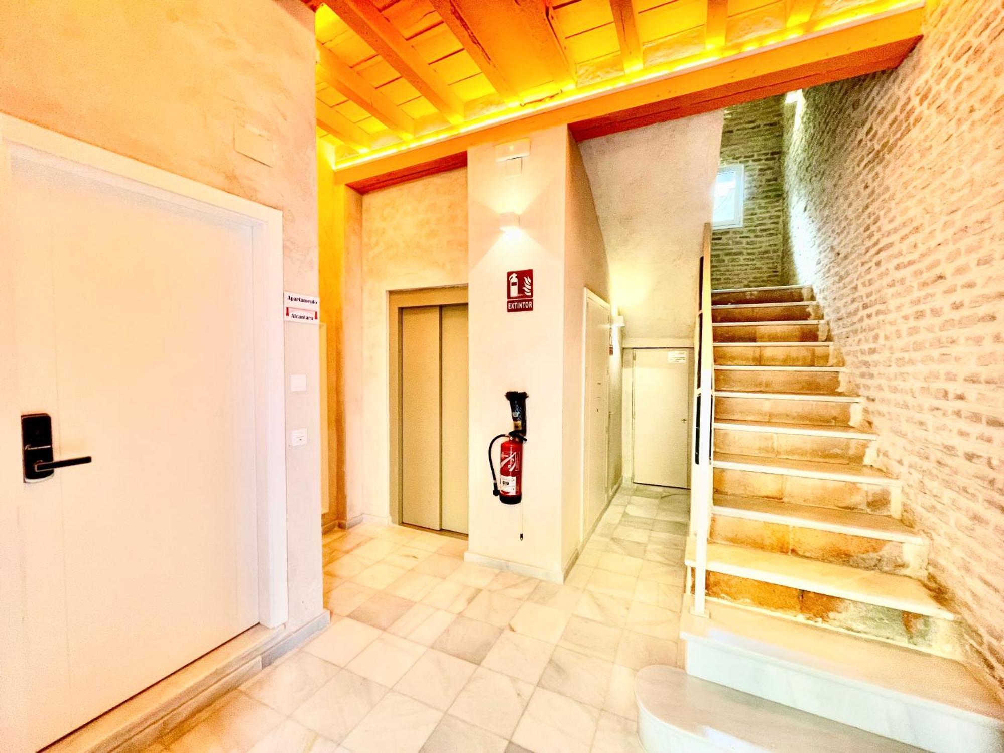 Click Triana Apartment Seville Ngoại thất bức ảnh